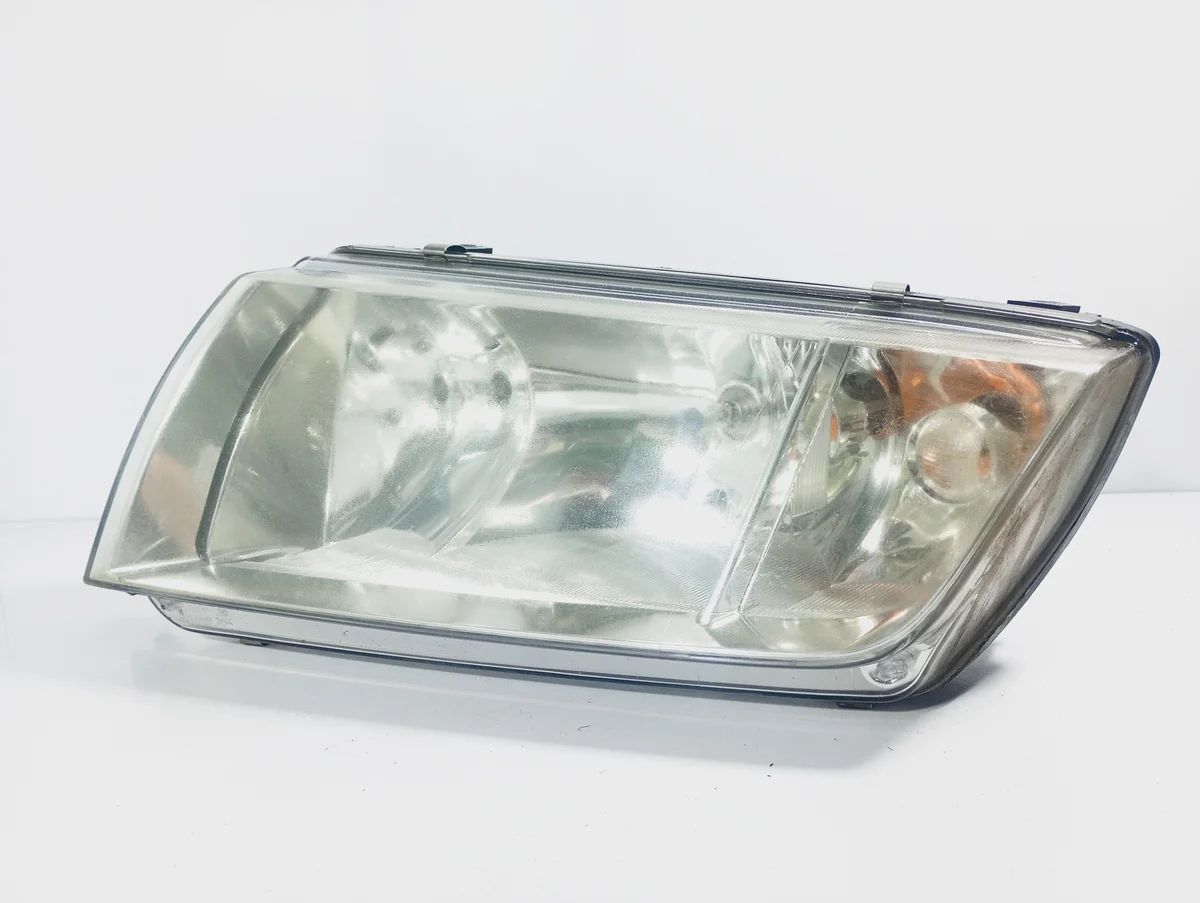 Farol Esquerdo Skoda Fabia I Usado OE image 3