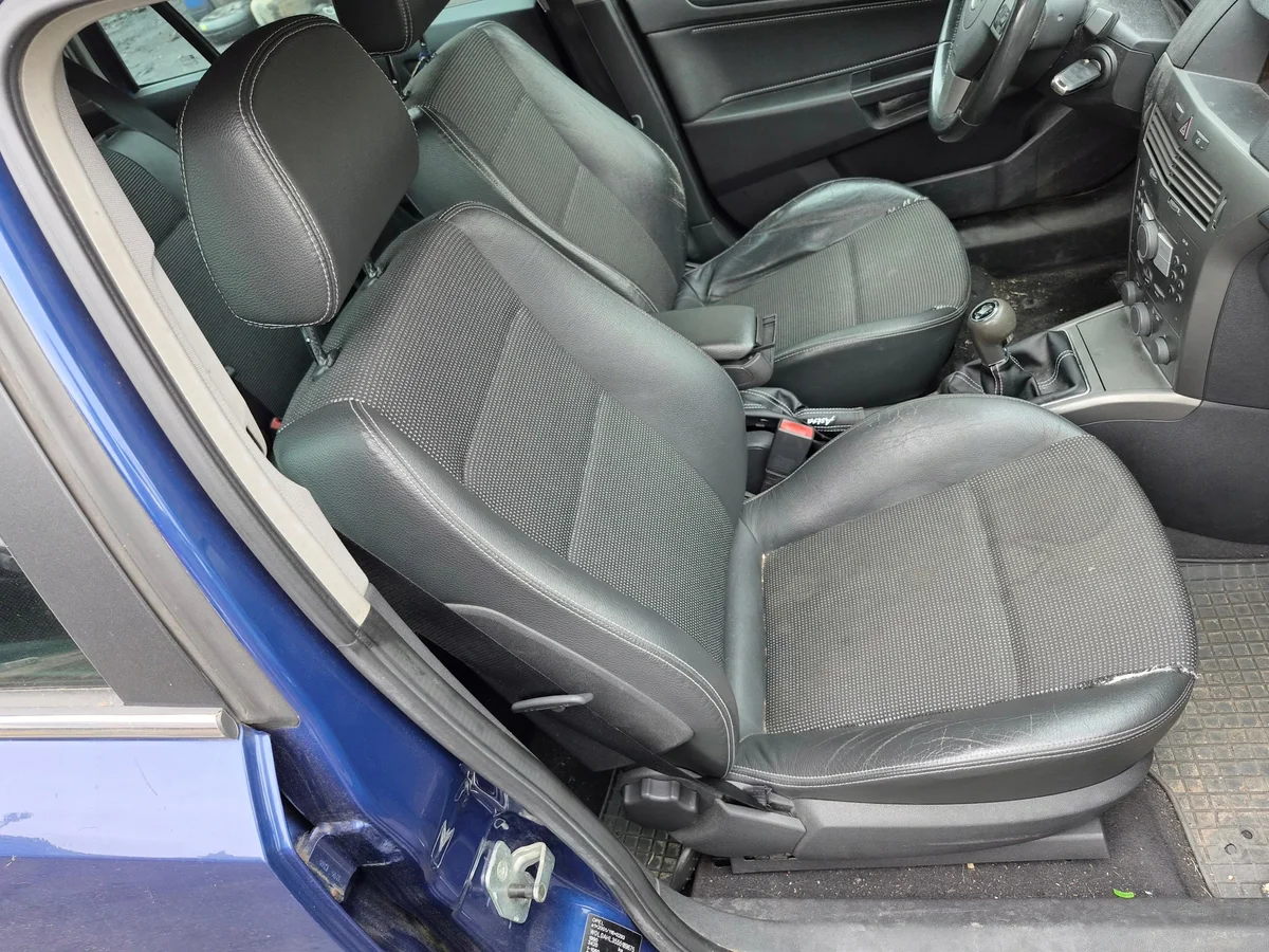 Asiento Opel Astra H AK-12-740144
