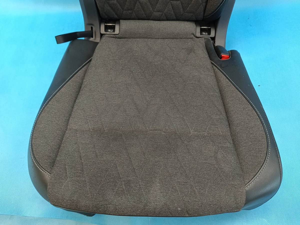 VW Tiguan 3 Rücksitzbank rechts hinten image 3