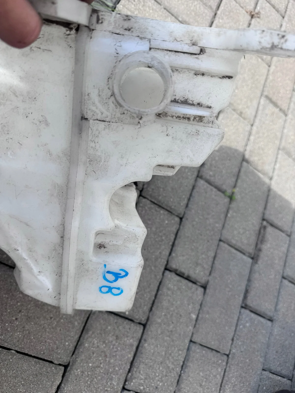Réservoir lave-glace VW Passat B8 3Q0955453A image 6
