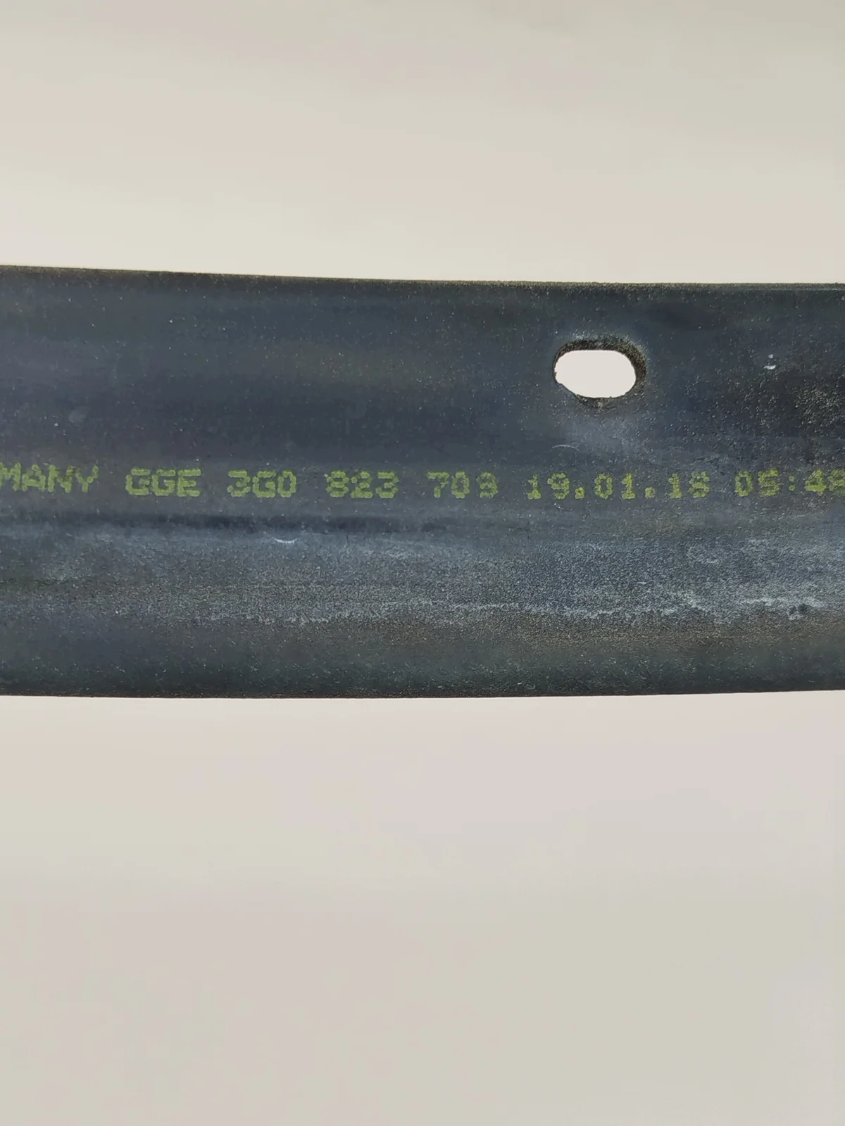Dichtung Motorhaube VW Passat B8 3G0823709 image 3