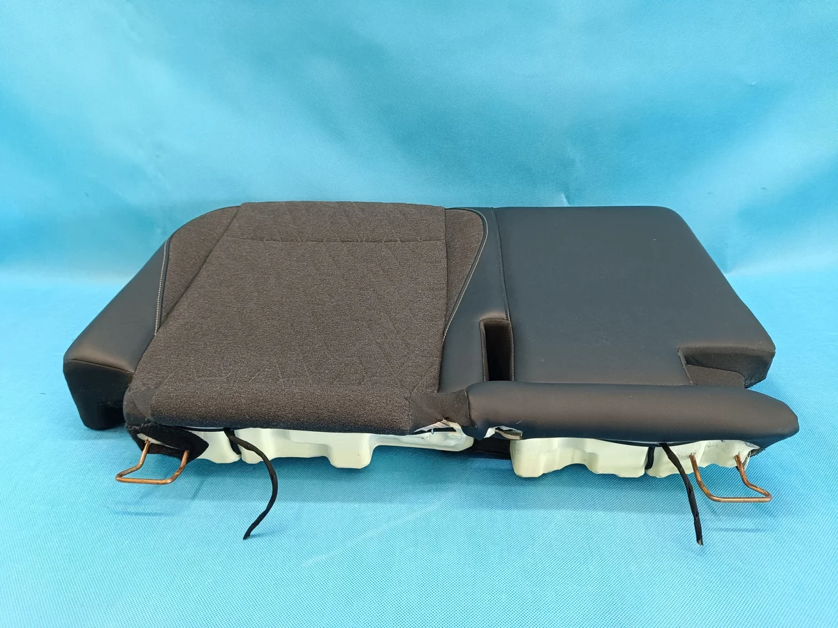 VW Tiguan 3 III Sitzbank links hinten image 3