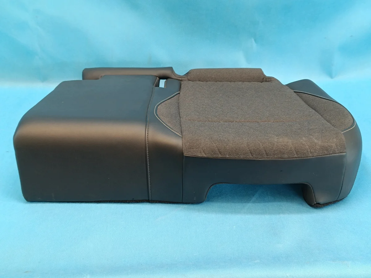 VW Tiguan 3 III Sitzbank links hinten image 4