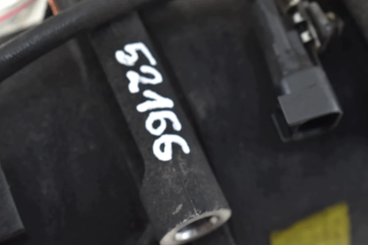 Airconditioning Compressor Ford Kuga Volvo S40 image 8