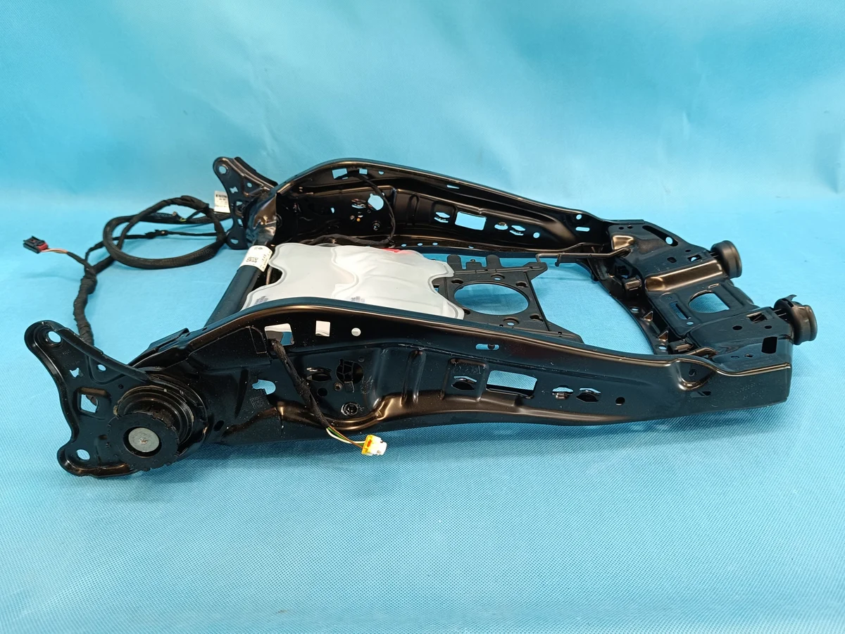 VW Tiguan 3 III 1,5 TSI Sitzgestell 5QF881045A image 7