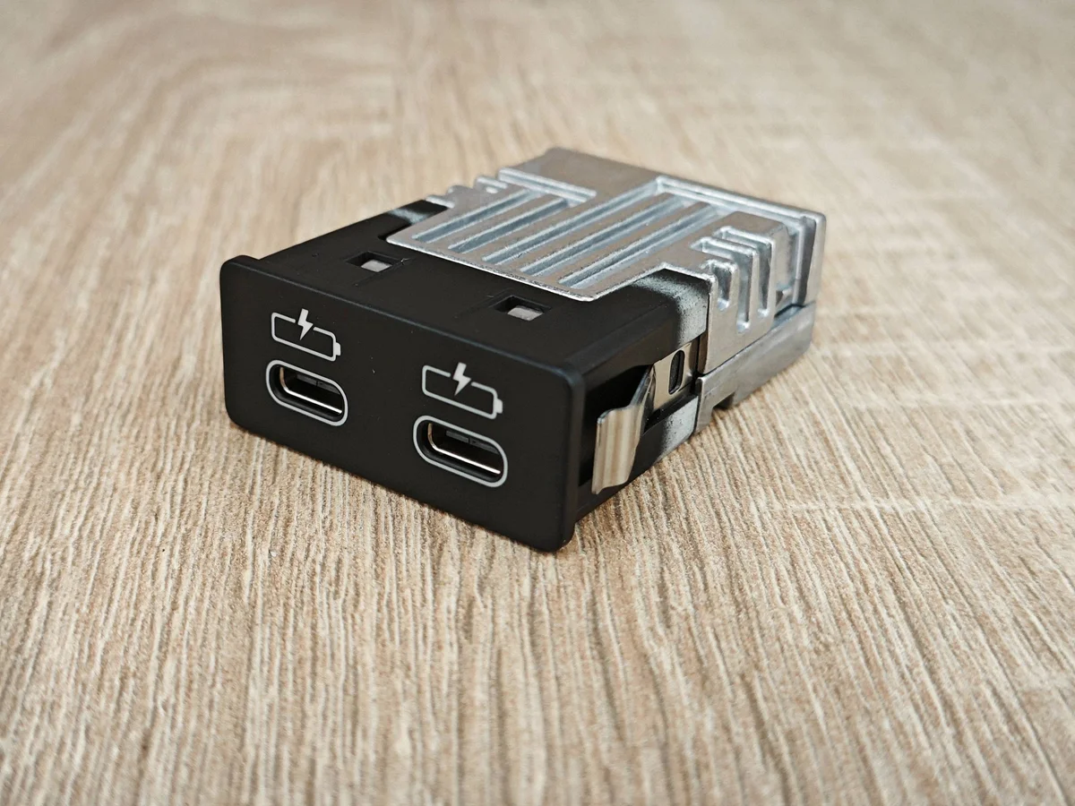 Puerto USB-C BMW X5 G05 G06 G07 OEM 5A84163