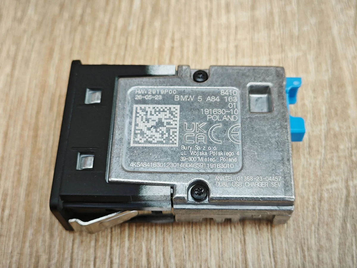 USB-C Anschluss BMW X5 G05 G06 G07 gebraucht image 4