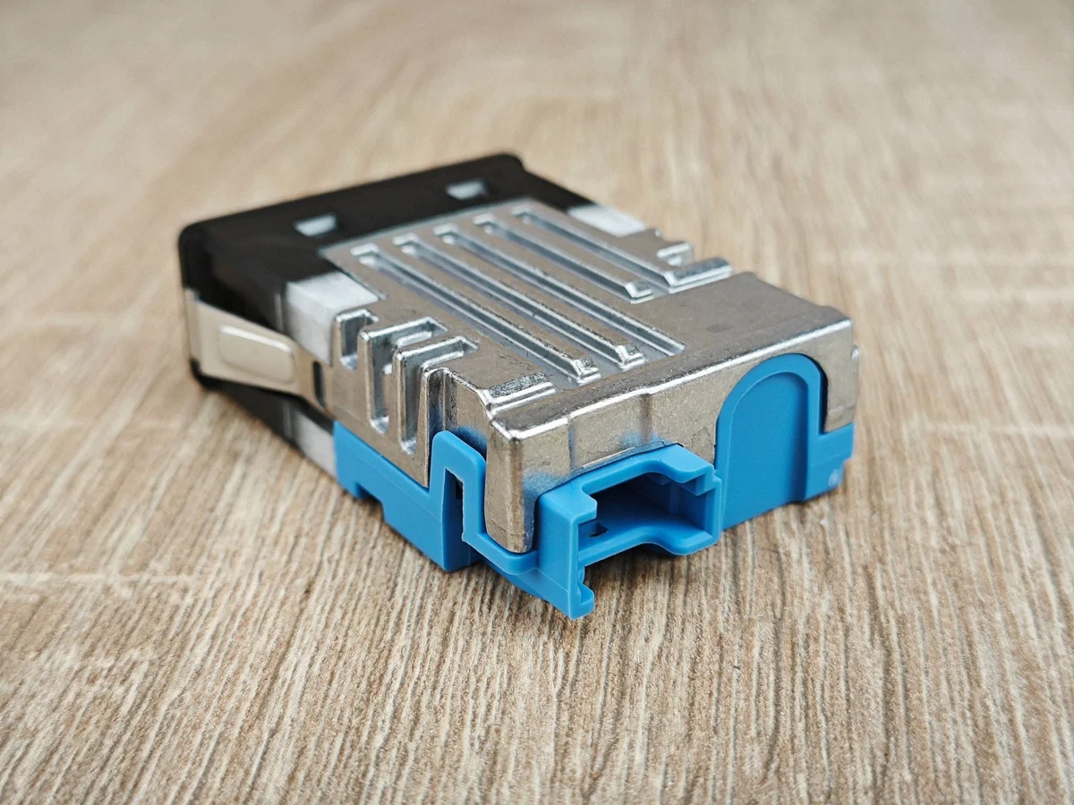 USB-C liitin BMW X5 G05 X6 G06 5A84164 image 3