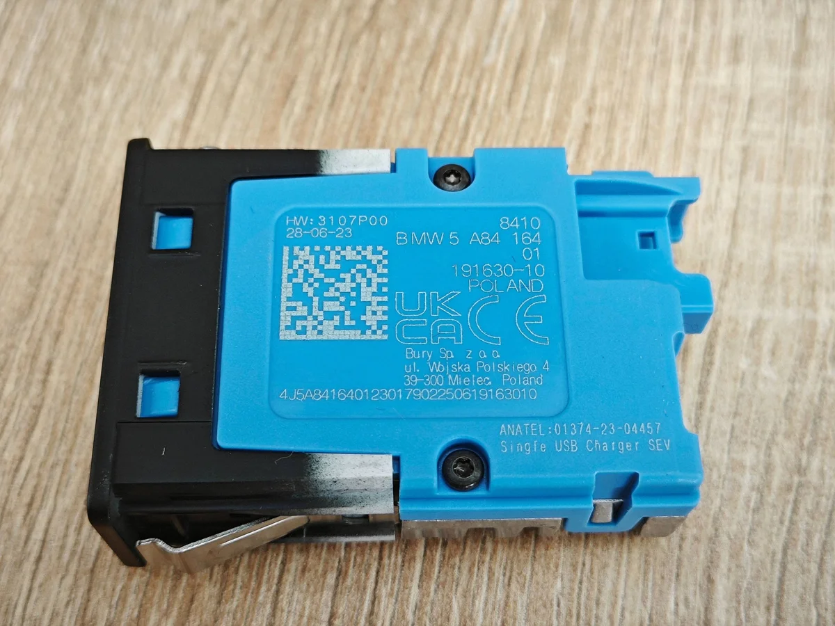 USB-C liitin BMW X5 G05 X6 G06 5A84164 image 4