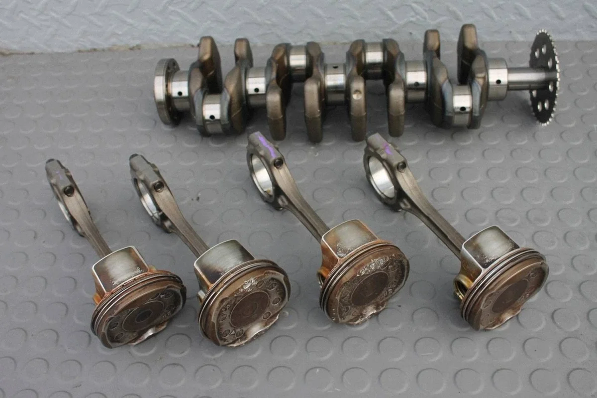 Bloque motor Toyota 2ZR-FAE 1.8 Valvematic image 3