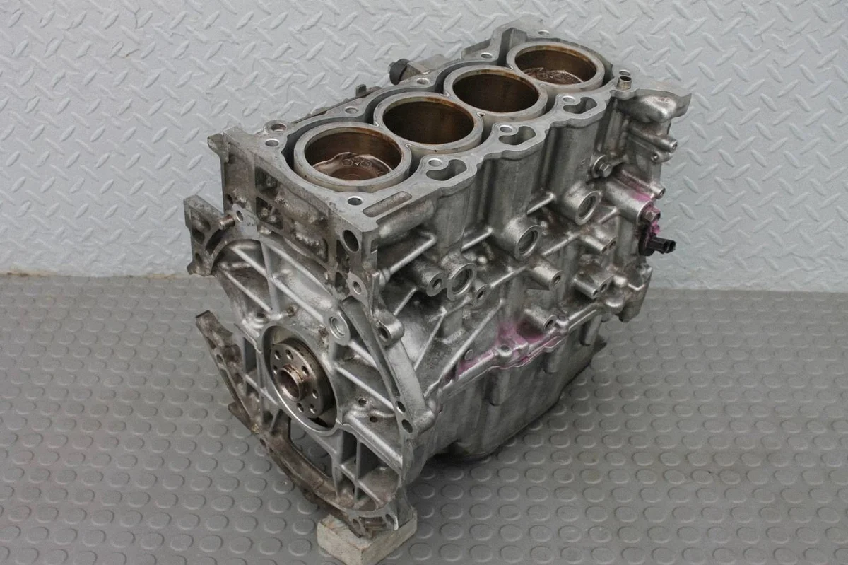 Bloque motor Toyota 2ZR-FAE 1.8 Valvematic image 7