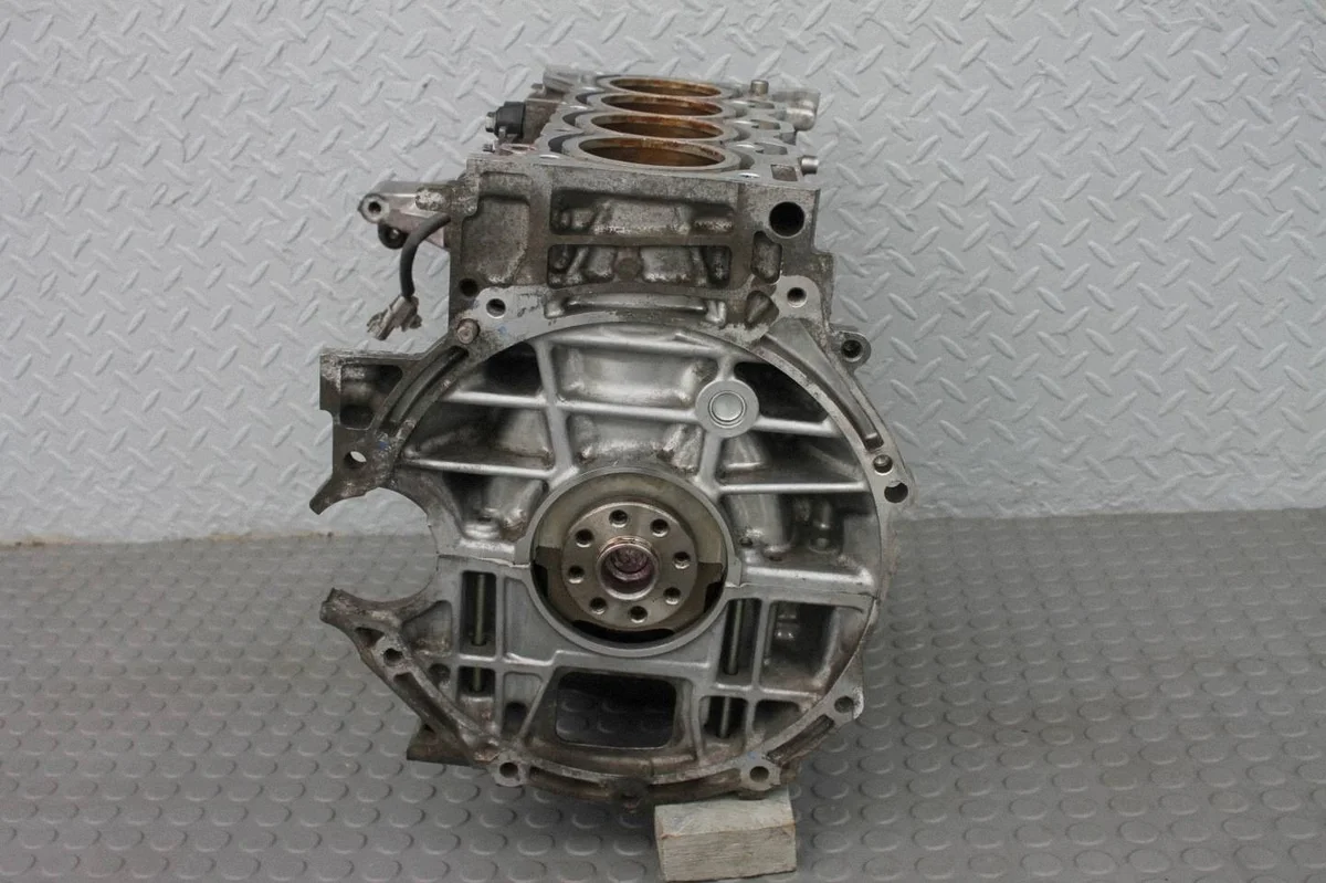 Bloque motor Toyota 2ZR-FAE 1.8 Valvematic image 9