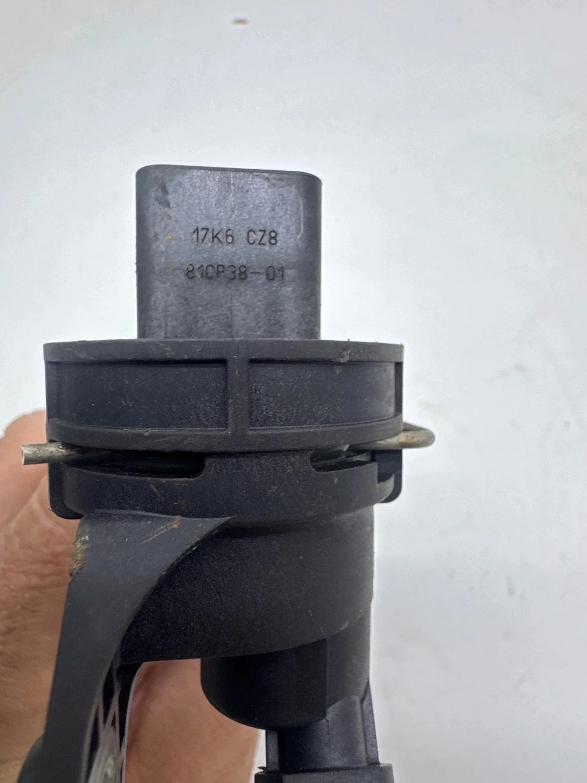 Sensor Pressão Combustível Ford Kuga II 2.0D image 3