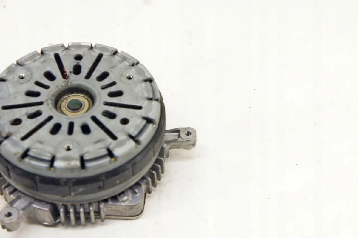 BMW 2 F46 F45 Lüftermotor 1.5 d VV307 image 4