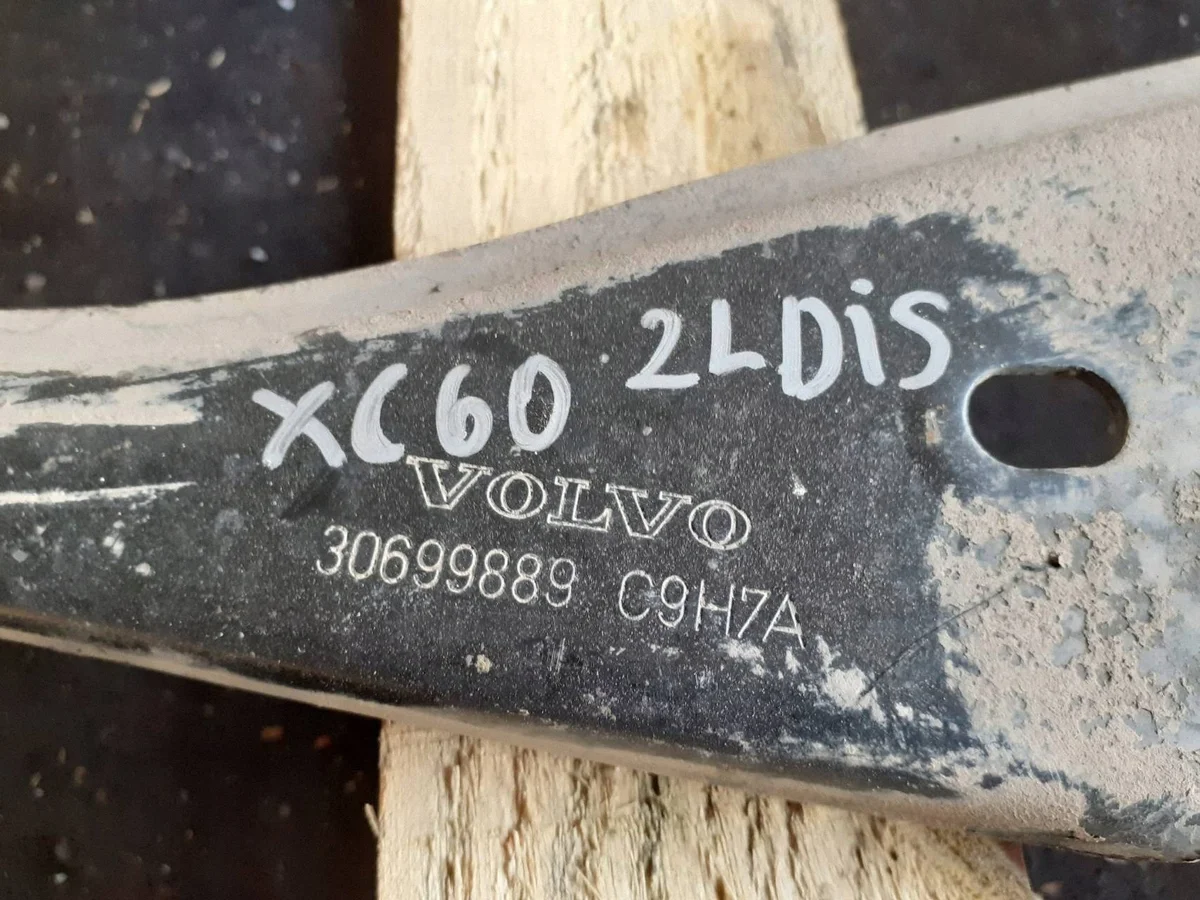 Volvo XC60 30699889OAZA traversa sospensione image 3