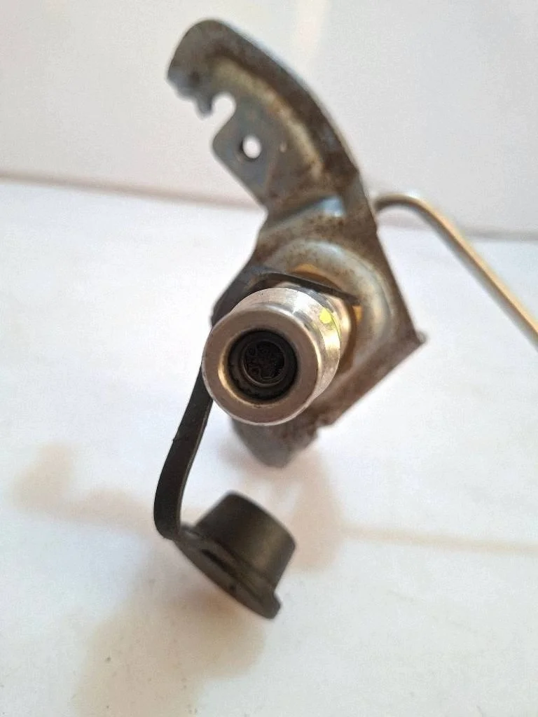 VW Golf VII LPG Gasleitung Verteiler 5Q0201333A image 4
