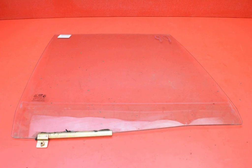 VITRE LATERALE AVANT GAUCHE HYUNDAI GALLOPER II