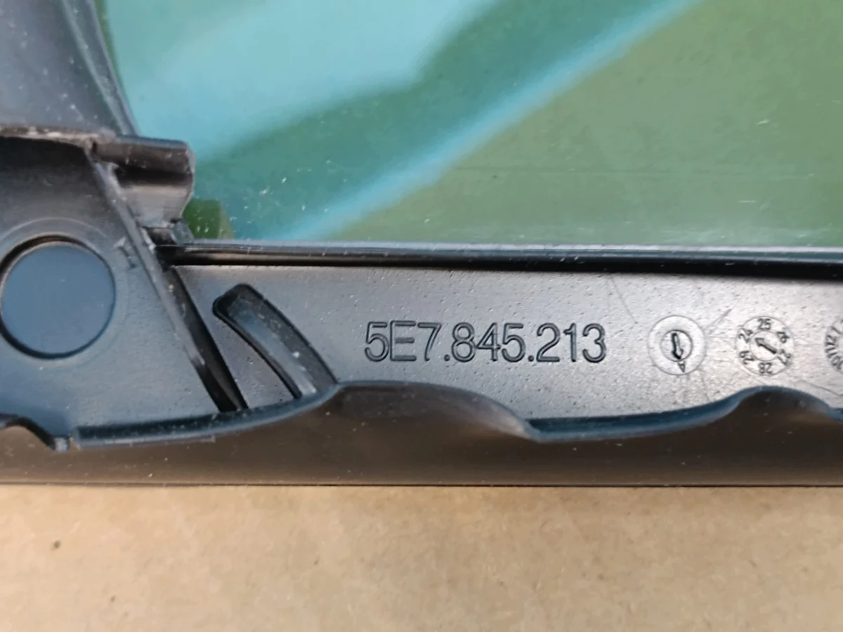 SKODA OCTAVIA IV COMBI Türscheibe Links Hinten image 9
