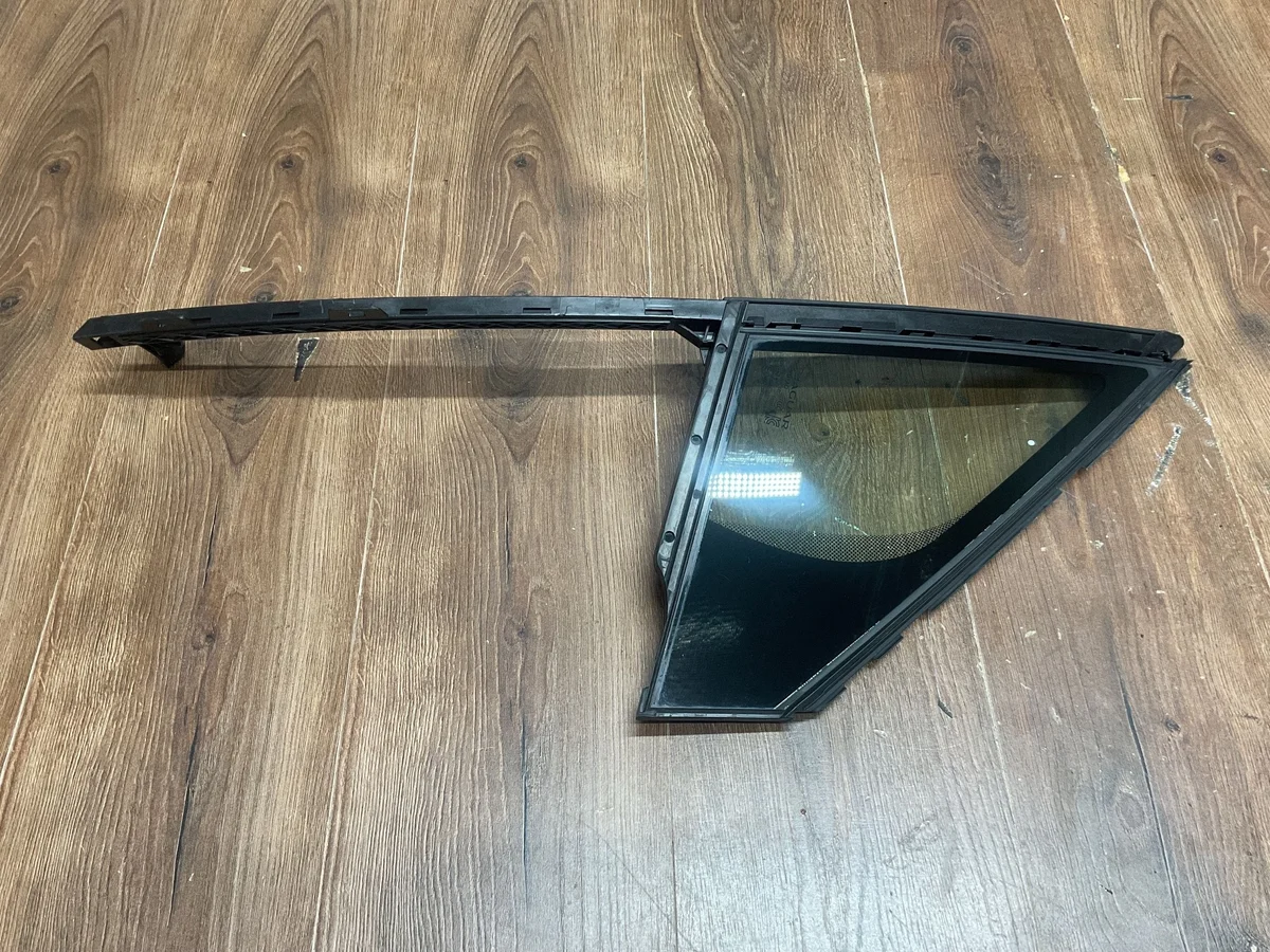 Vidrio Triángulo Puerta Jaguar I-PACE X590 Usado