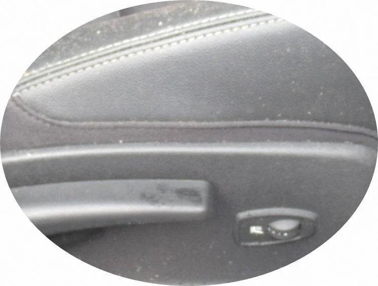 Oikea etuistuin Renault Megane III image 4