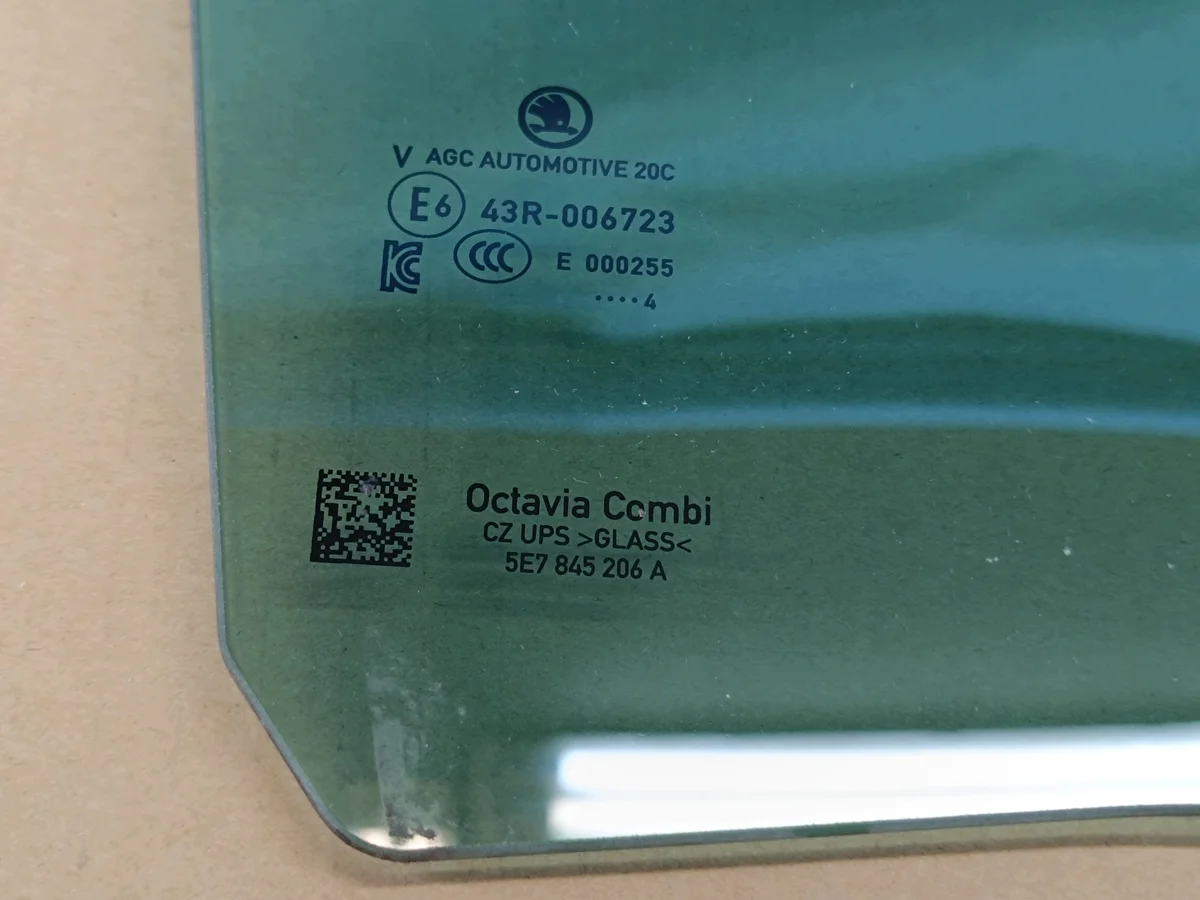 SKODA OCTAVIA IV COMBI Türscheibe rechts hinten image 6