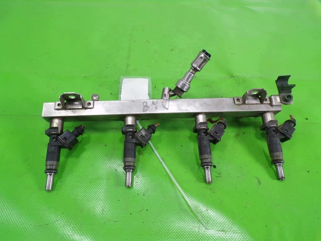BMW E46 1.8 Injector Rail F-408174- Gebruikt