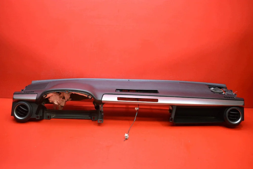 Armaturenbrett Toyota RAV4 IV LIFT (2015-20)