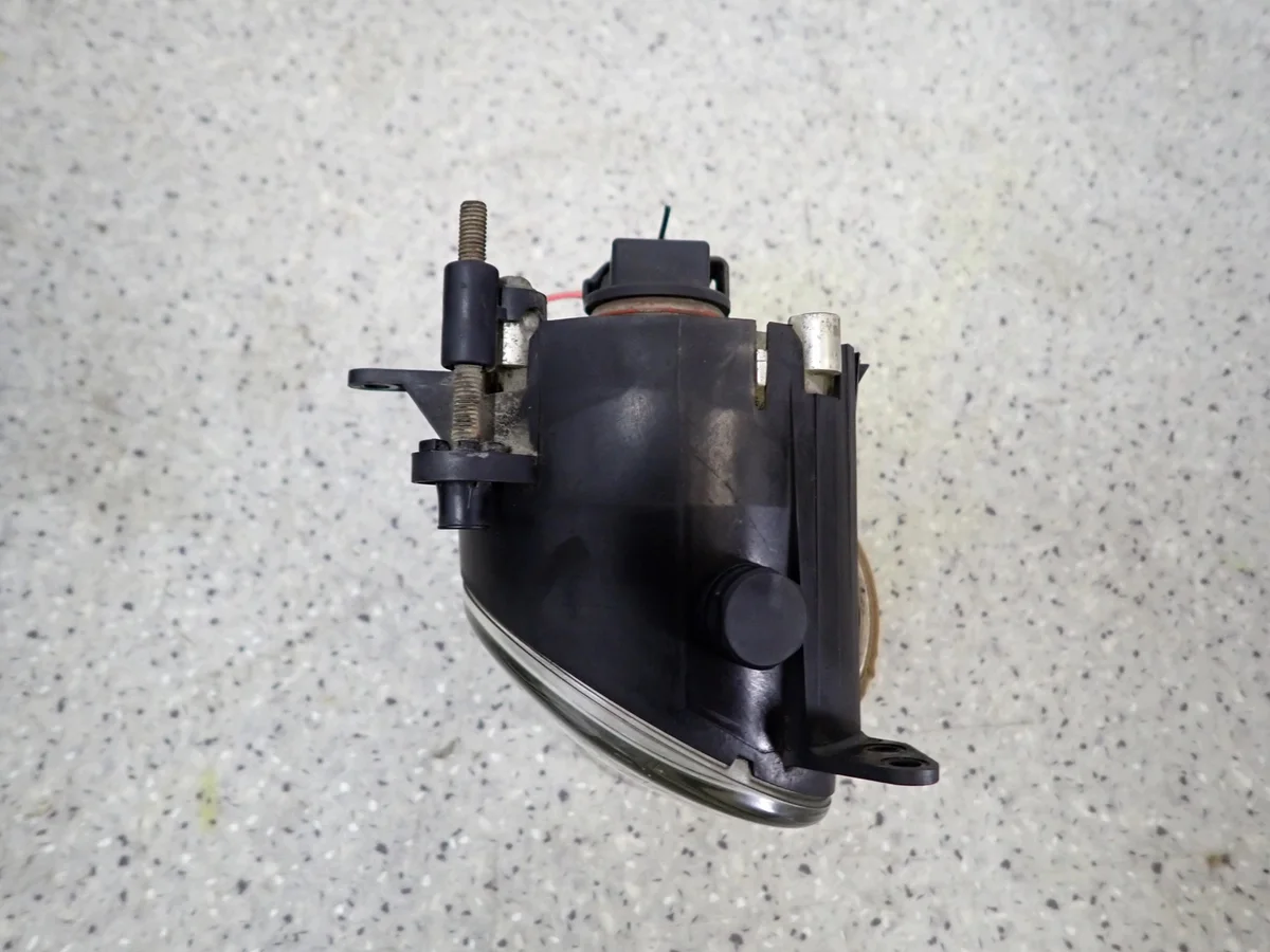 Phare Avant Droit Mitsubishi Colt 09-12 MR957362 image 4