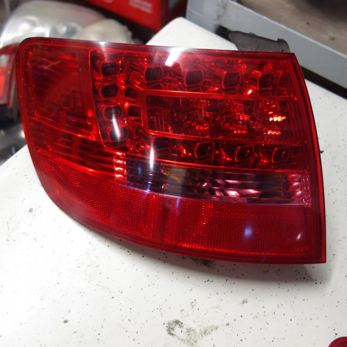 Achterlicht Audi A6 C6 LED links gebruikt