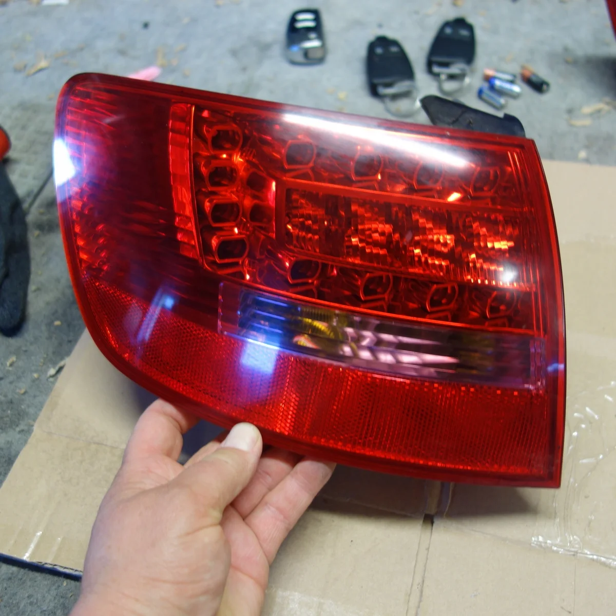 Audi A6 C6 Luz Trasera Izquierda LED Usada image 7