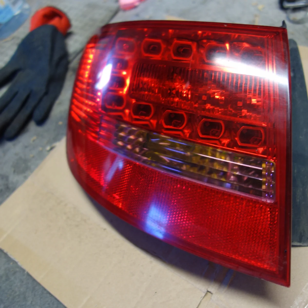 Audi A6 C6 Luz Trasera Izquierda LED Usada image 8