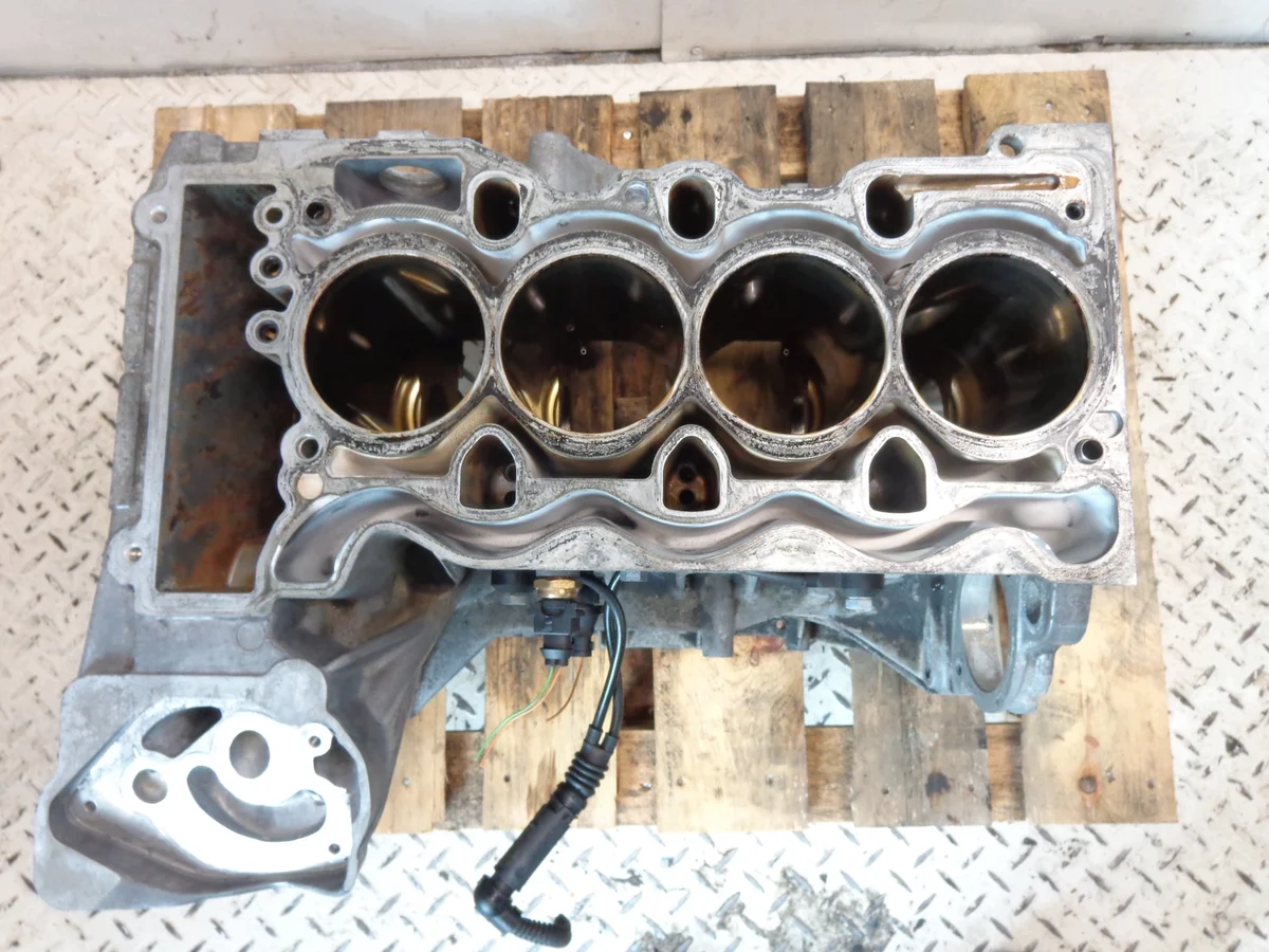 BMW 3 E46 Motorblock N46B18AA Använd image 7