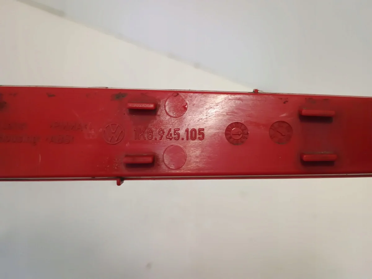 Lanterna Traseira Esquerda VW Scirocco III 1K8945105 image 3