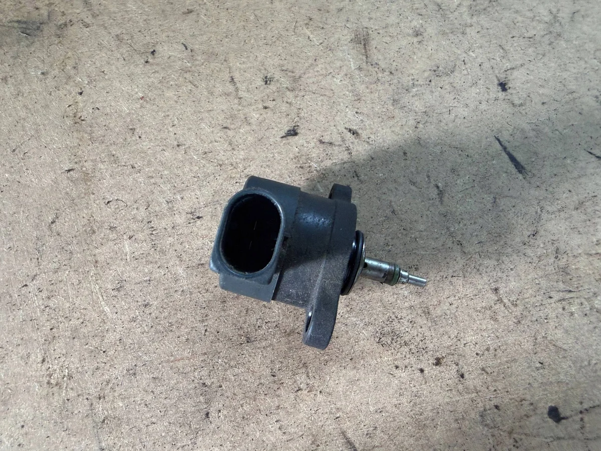 MERCEDES-BENZ REGULATOR PRESSION CARBURANT A6110780549 image 3