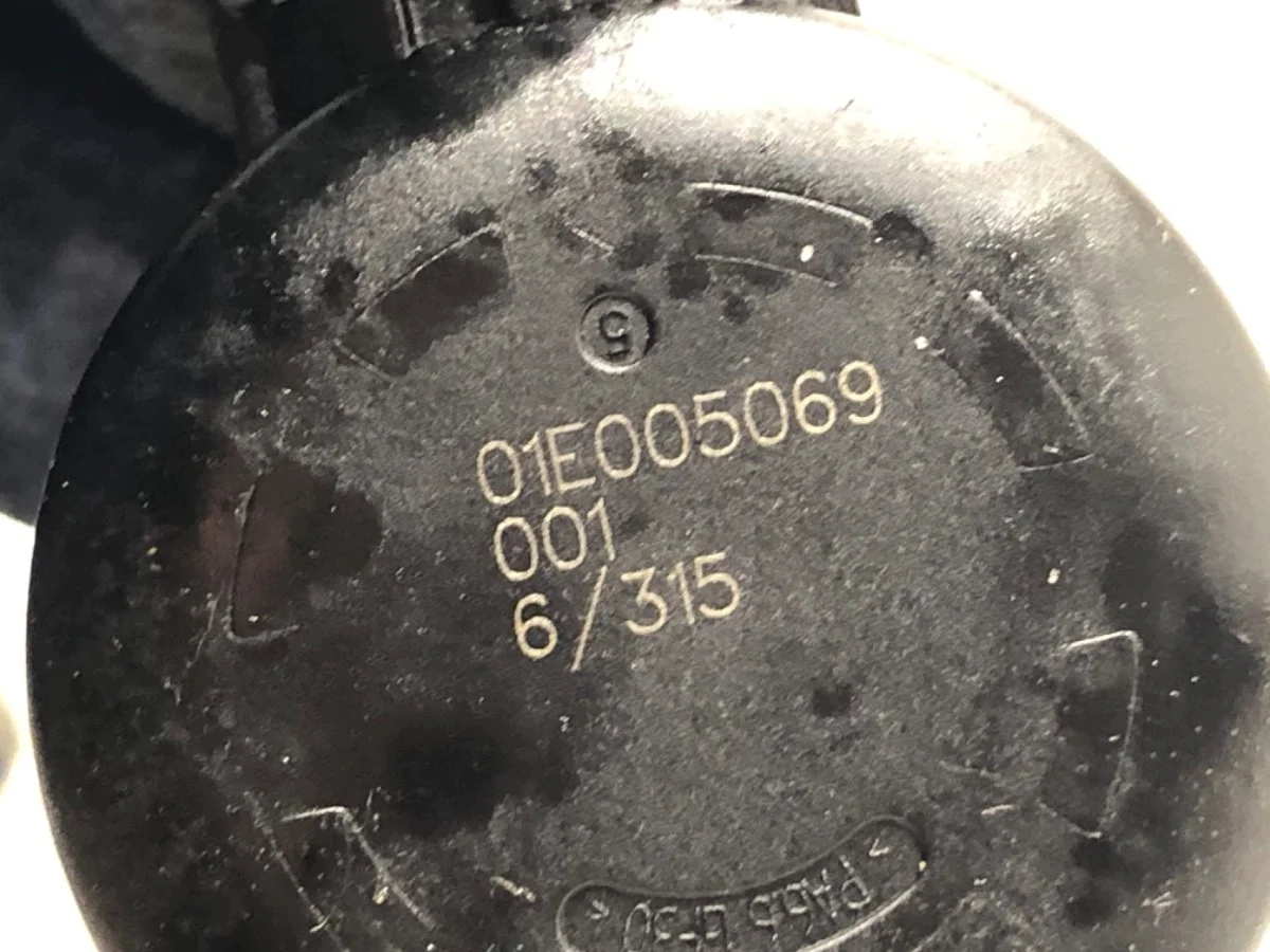 Régulateur de pression carburant Skoda Octavia III image 4