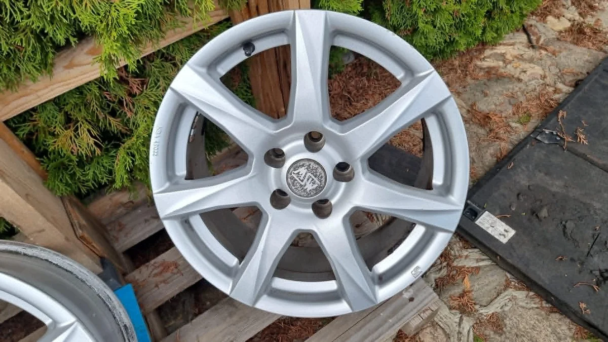 Llantas Aluminio 17'' Audi A5 A4 Usadas image 5