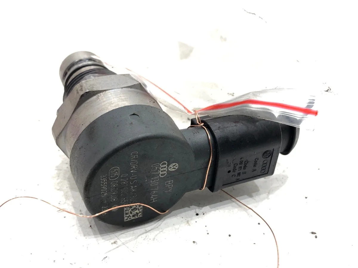 Brandstofdrukregelaar Audi A4 B8 2.0 TDI