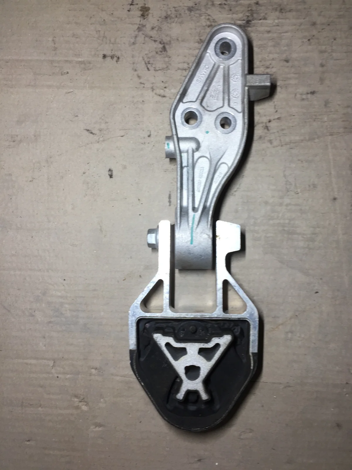 Support boîte de vitesses Volvo XC40 32222105