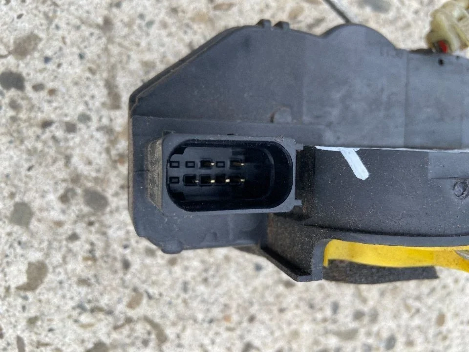 Opel Astra J Actuator Centrale Vergrendeling Voor image 6