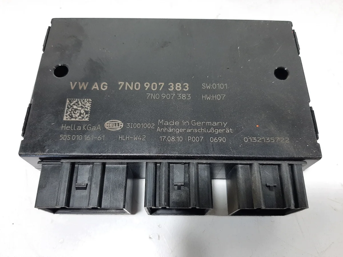 VW Passat B7 Sedan Anhängerkupplung Modul image 3