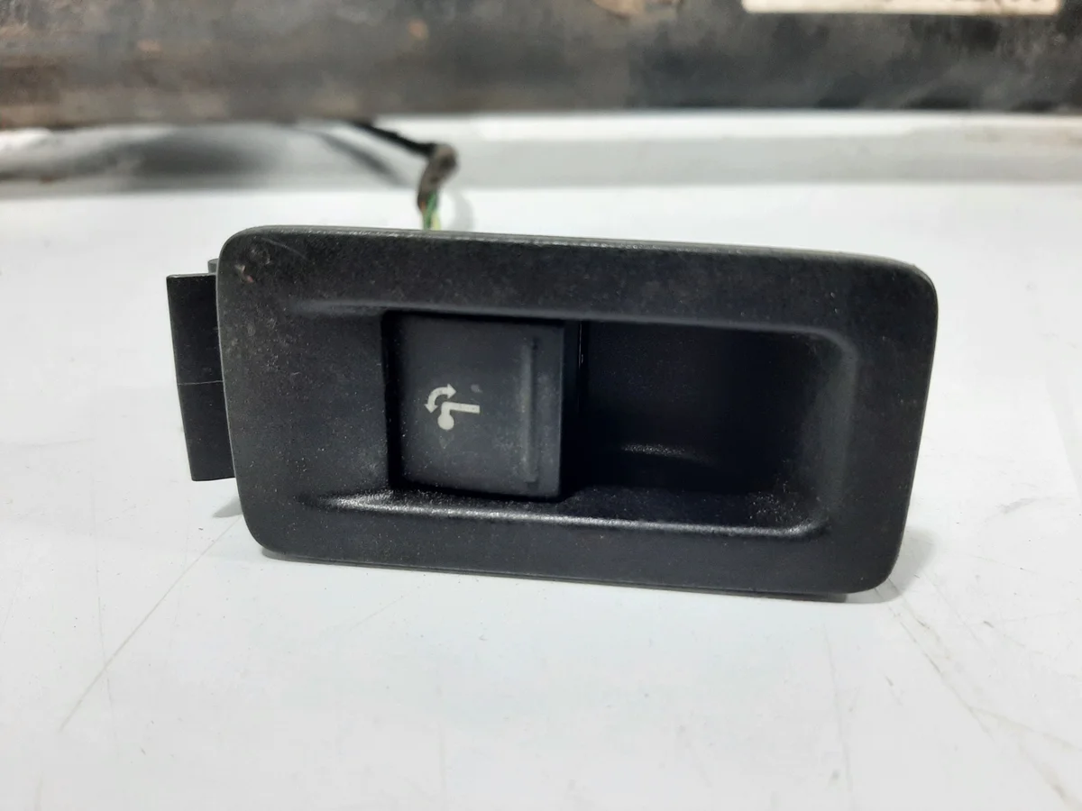 VW Passat B7 Sedan Anhängerkupplung Modul image 6