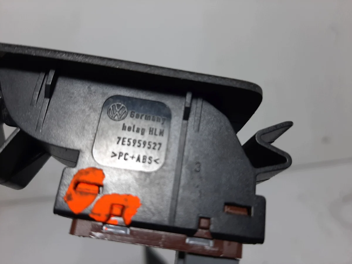 VW Passat B7 Sedan Anhängerkupplung Modul image 8