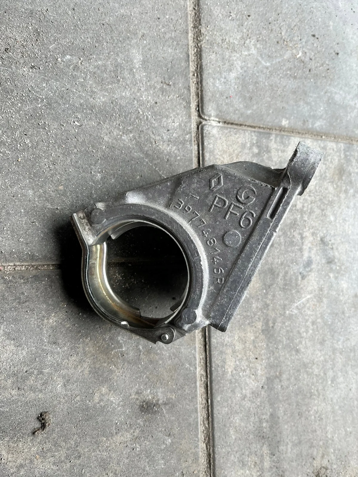 Used Drive Shaft Support 397748146R for Renault Master image 3
