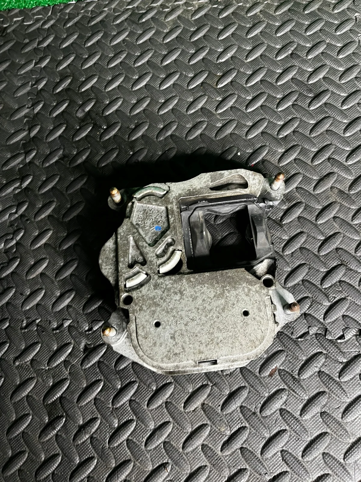 Audi RS6 C7 Transmission Mount 4G0399153A image 4