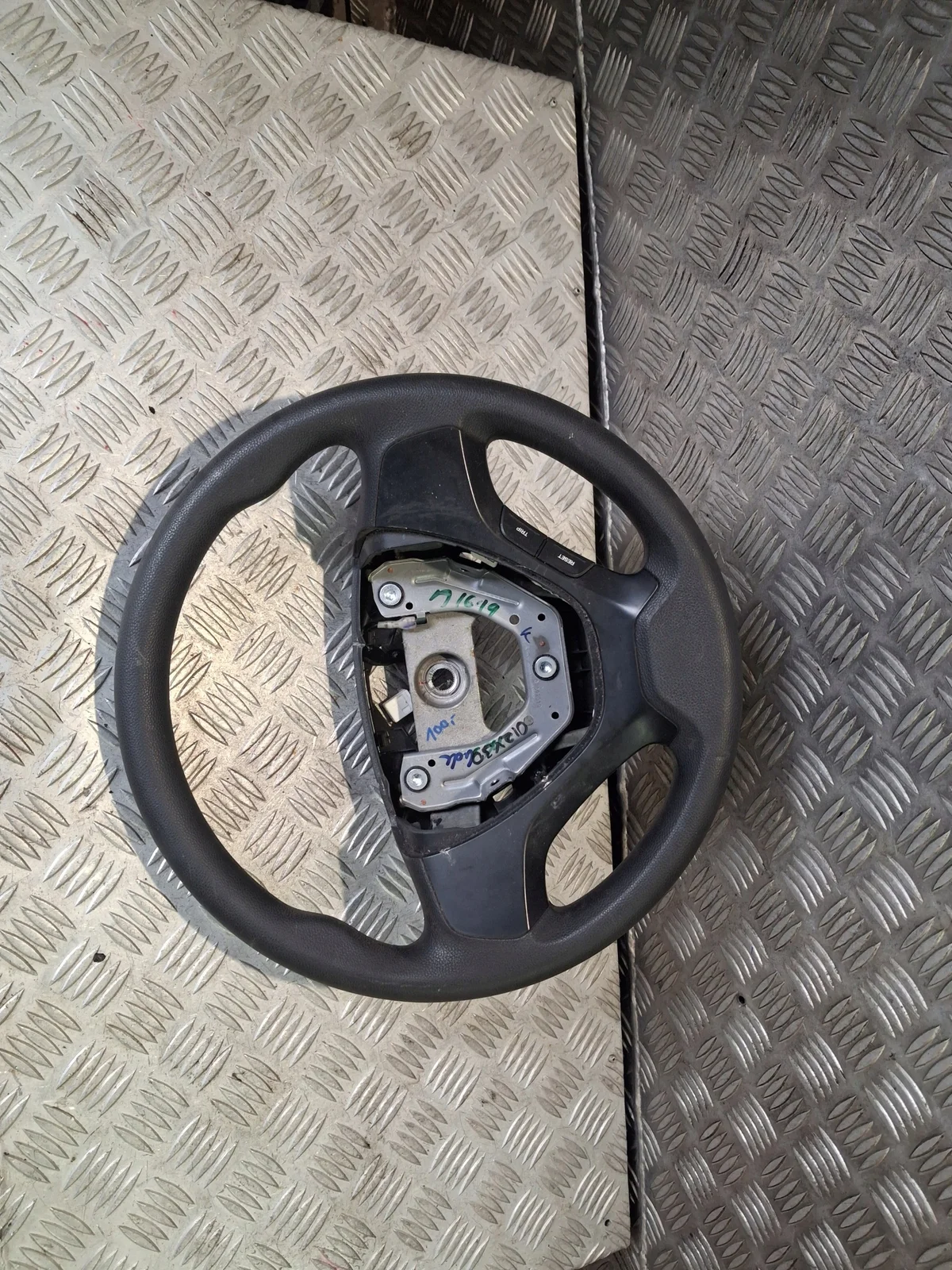 Volante Hyundai i10 IA 56110B-9000PYN Usado image 3