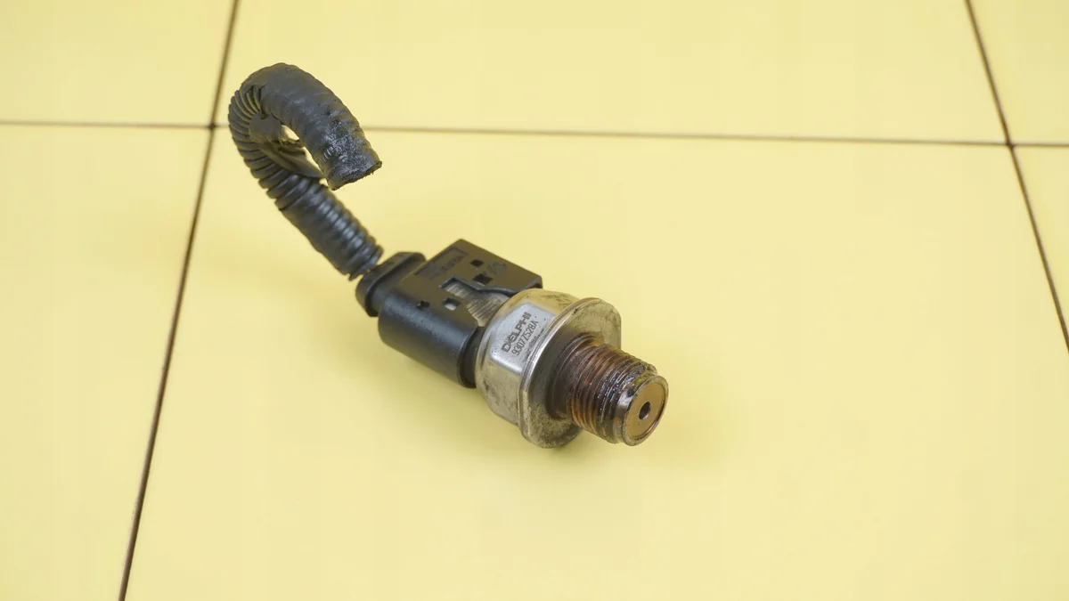 Opel Antara brandstofdruk sensor 2.2 CDTI image 3