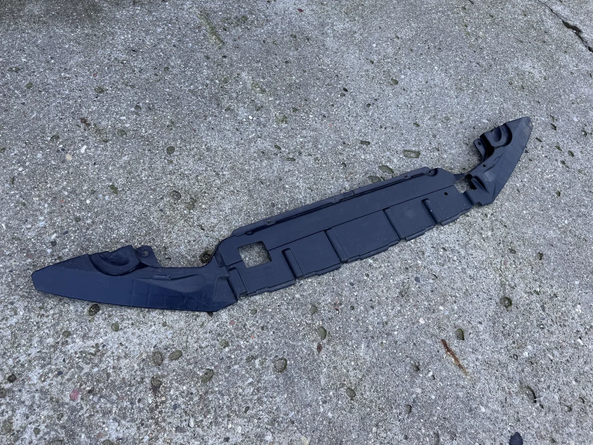 Honda Civic X Sedan 17- Voorbumper Onderplaat