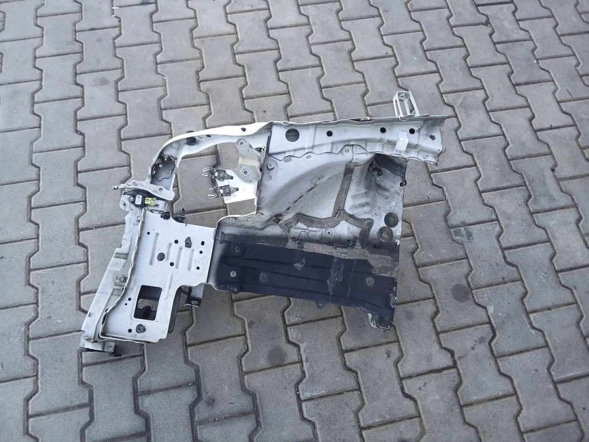 Toyota Corolla E16 E18 Längsträger vorne links