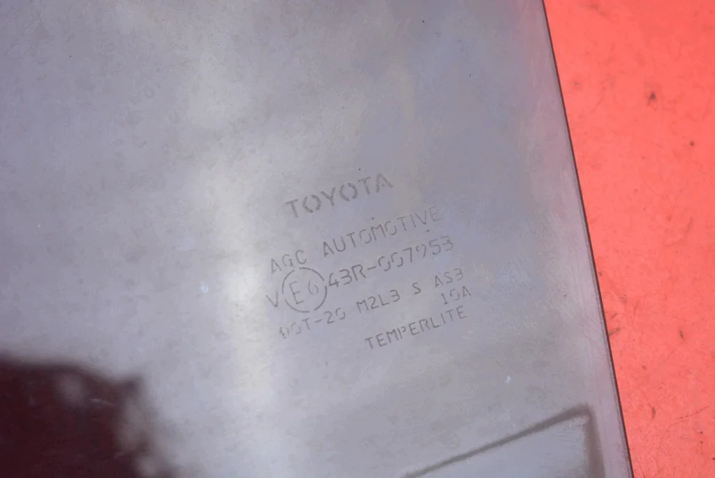 Vidro Lateral Traseiro Esquerdo Toyota RAV4 IV image 3