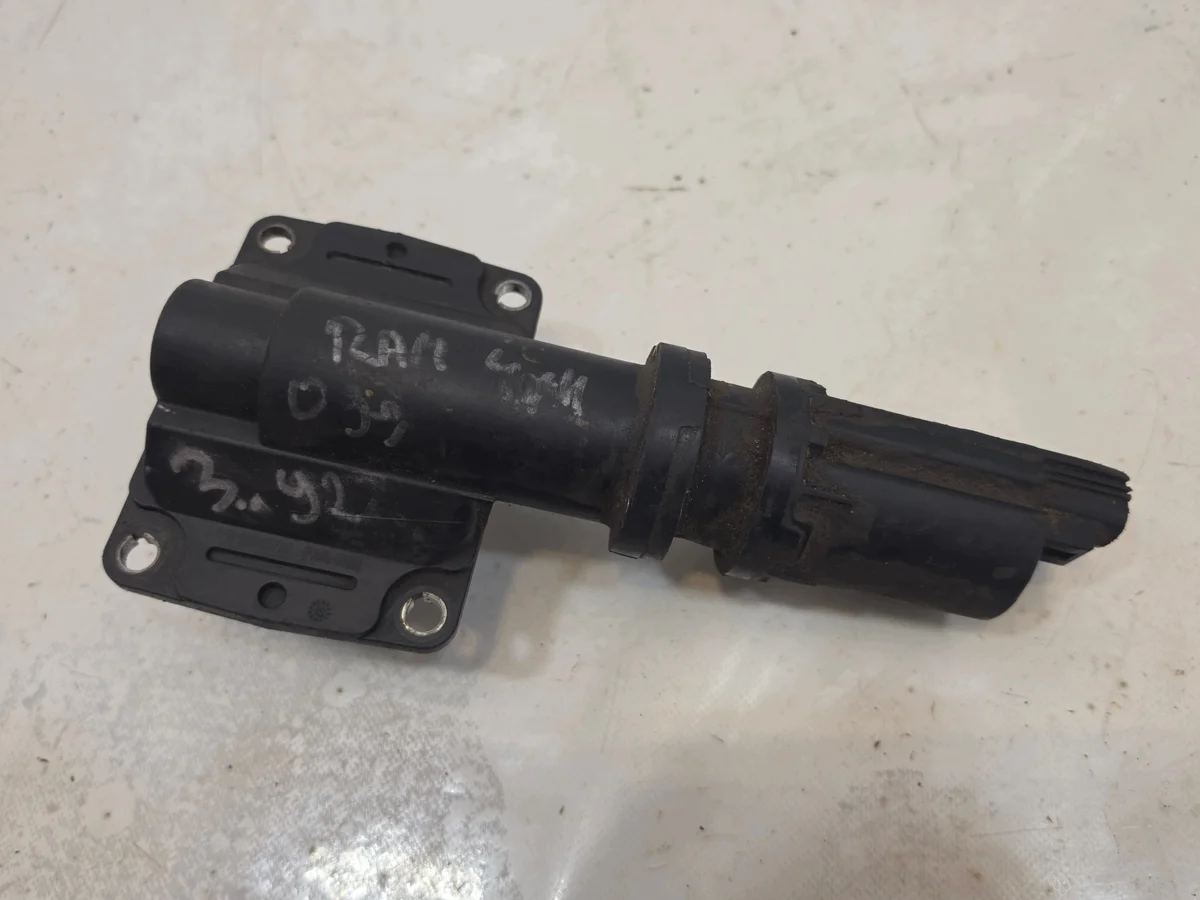 Dodge RAM 09-18 Vooras Motor 52114387AF